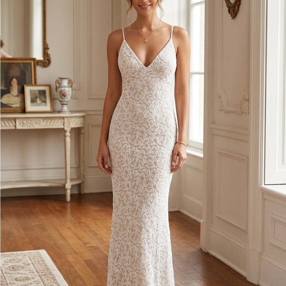 Elegant White Lace Spaghetti-Strap Maxi Dress